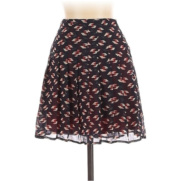 Cooperative Pleated Skirt | SIZE 4 - Picture 2 of 4